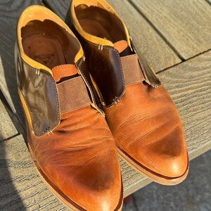John Fluevog ModVog Claudia sz 10Two-Tone Brown Leather Loafers